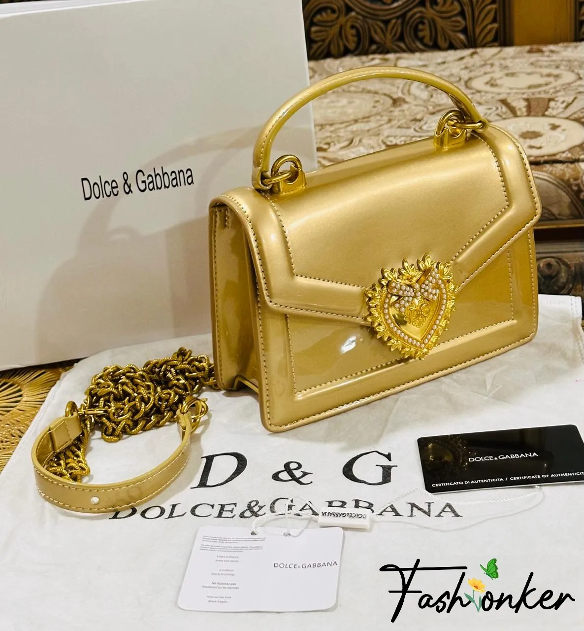 Best Price D & G Crossbody bag with Box